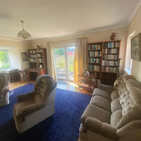 בית נופש House Six Bed 4km From Centre *