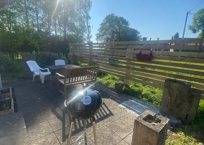 House Six Bed 4km From Centre בית נופש *