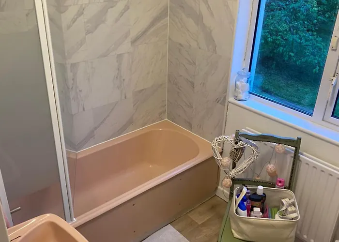 House Six Bed 4km From Centre בית נופש *